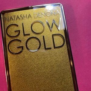 Natasha Denona glow gold highlighter